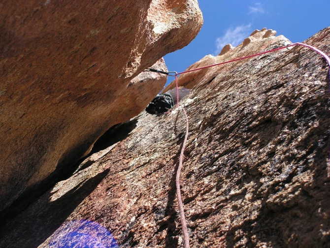 Номинанты "Хрустального пика-2009": пик Верный по центру Северо-Западной стены (Альпинизм, risk.ru, события, горы, риск.ру, кызыл-аскер, хрустальный пик, кафедральный собор, головченко, бандалет, киргизия)
