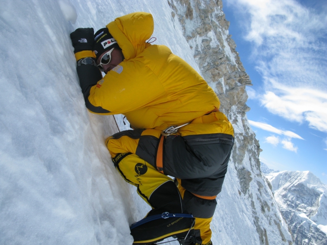 Номинанты «Хрустального пика-2009»: первое зимнее восхождение на Макалу (Альпинизм, risk.ru, события, зима, риск.ру, экспедиции, денис урубко, симоне моро, хрустальный пик)