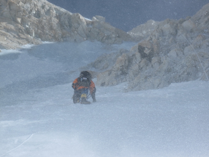 Номинанты «Хрустального пика-2009»: первое зимнее восхождение на Макалу (Альпинизм, risk.ru, события, зима, риск.ру, экспедиции, денис урубко, симоне моро, хрустальный пик)