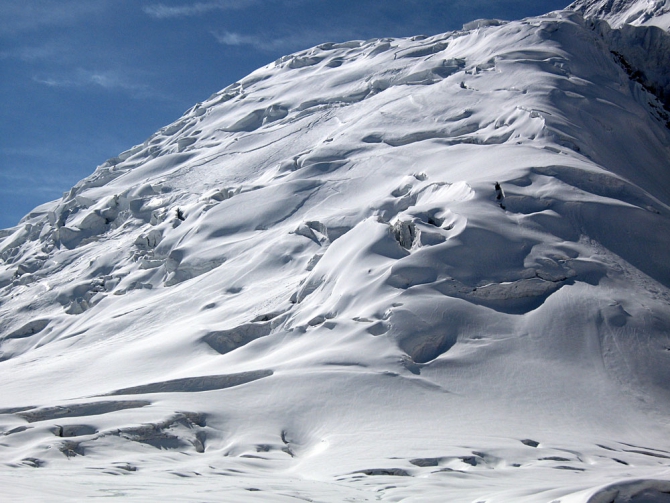 Номинанты "Хрустального пика-2009": соло на пик Победы по Северному ребру (Альпинизм, маршрут абалакова, калуга, алексей косяков, хрустальный пик, победа, риск.ру, события, risk.ru)