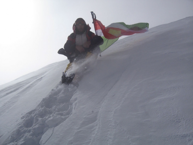 Номинанты "Хрустального пика-2009": соло на пик Победы по Северному ребру (Альпинизм, маршрут абалакова, калуга, алексей косяков, хрустальный пик, победа, риск.ру, события, risk.ru)