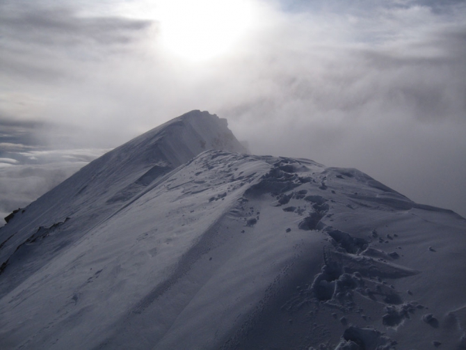 Номинанты "Хрустального пика-2009": соло на пик Победы по Северному ребру (Альпинизм, маршрут абалакова, калуга, алексей косяков, хрустальный пик, победа, риск.ру, события, risk.ru)