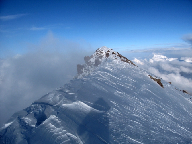 Номинанты "Хрустального пика-2009": соло на пик Победы по Северному ребру (Альпинизм, маршрут абалакова, калуга, алексей косяков, хрустальный пик, победа, риск.ру, события, risk.ru)