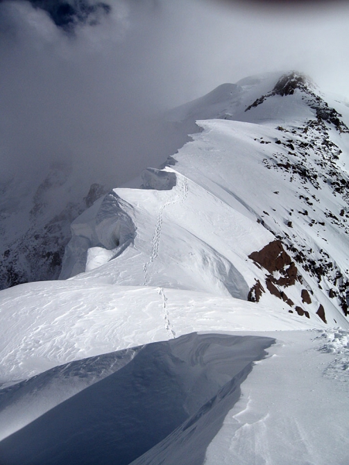 Номинанты "Хрустального пика-2009": соло на пик Победы по Северному ребру (Альпинизм, маршрут абалакова, калуга, алексей косяков, хрустальный пик, победа, риск.ру, события, risk.ru)