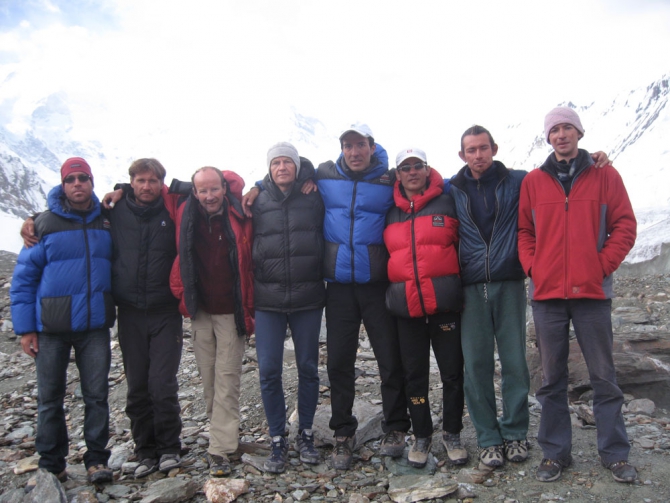 Номинанты "Хрустального пика-2009": соло на пик Победы по Северному ребру (Альпинизм, маршрут абалакова, калуга, алексей косяков, хрустальный пик, победа, риск.ру, события, risk.ru)