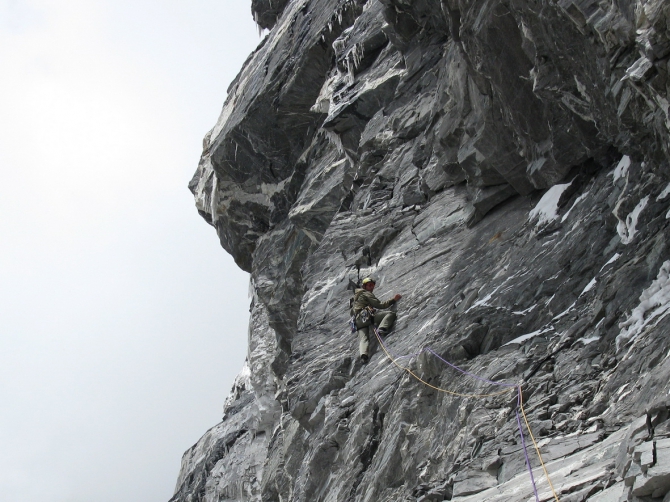 Номинанты "Хрустального пика 2009": Чо-Ойю по Юго-Восточной стене (Альпинизм, хрустальный пик, события, риск.ру, risk.ru, борис дедешко, денис урубко, горы, экспедиции, непал, 6б, первопроход, казахстан)