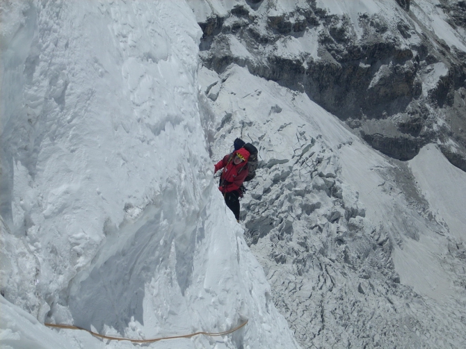 Номинанты "Хрустального пика 2009": Чо-Ойю по Юго-Восточной стене (Альпинизм, хрустальный пик, события, риск.ру, risk.ru, борис дедешко, денис урубко, горы, экспедиции, непал, 6б, первопроход, казахстан)