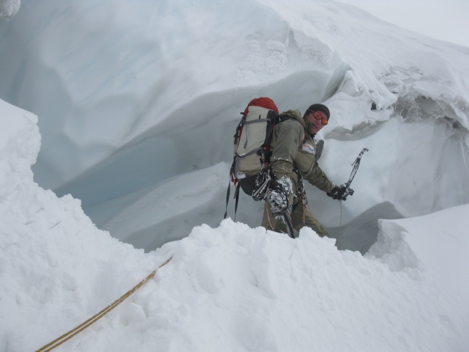 Номинанты "Хрустального пика 2009": Чо-Ойю по Юго-Восточной стене (Альпинизм, хрустальный пик, события, риск.ру, risk.ru, борис дедешко, денис урубко, горы, экспедиции, непал, 6б, первопроход, казахстан)