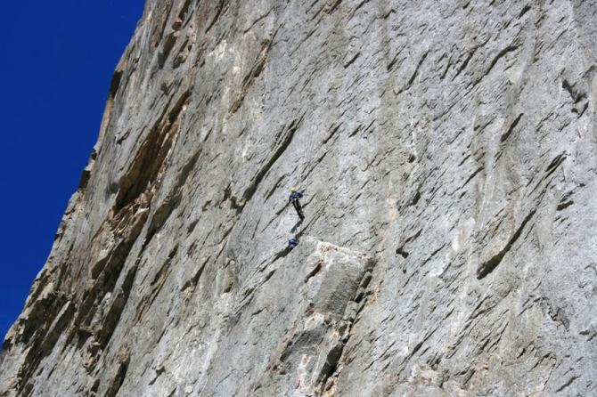 Номинанты «Хрустального пика-2009»: пик Слесова по Северной и Северо-Западной стене (Альпинизм, хрустальный пик, события, риск.ру, risk.ru, александр лавриненко, каравшин, первопроход, 6б)