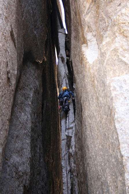 Номинанты «Хрустального пика-2009»: пик Слесова по Северной и Северо-Западной стене (Альпинизм, хрустальный пик, события, риск.ру, risk.ru, александр лавриненко, каравшин, первопроход, 6б)