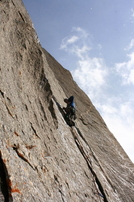 Номинанты «Хрустального пика-2009»: пик Слесова по Северной и Северо-Западной стене (Альпинизм, хрустальный пик, события, риск.ру, risk.ru, александр лавриненко, каравшин, первопроход, 6б)