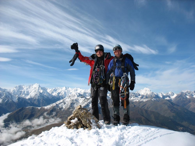 Номинанты "Хрустального пика-2009": Кара-Кая. Страна туманов... (Альпинизм, хрустальный пик, события, риск.ру, risk.ru, безенги, александр лавриненко, евгений полтавец, макс поляков)