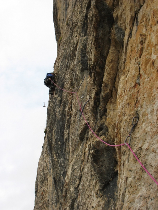 Номинанты "Хрустального пика-2009": Кара-Кая. Страна туманов... (Альпинизм, хрустальный пик, события, риск.ру, risk.ru, безенги, александр лавриненко, евгений полтавец, макс поляков)