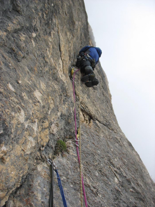 Номинанты "Хрустального пика-2009": Кара-Кая. Страна туманов... (Альпинизм, хрустальный пик, события, риск.ру, risk.ru, безенги, александр лавриненко, евгений полтавец, макс поляков)