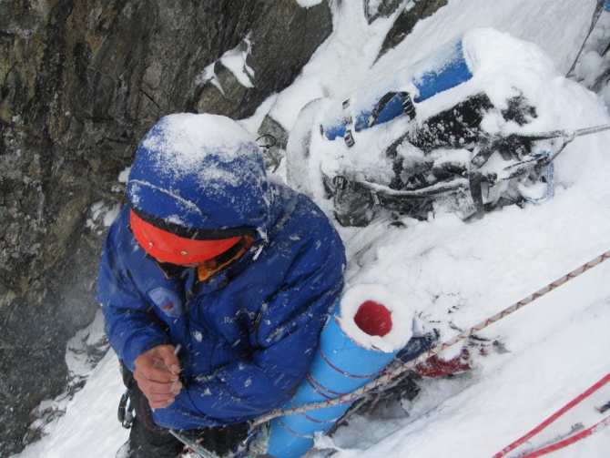 Номинанты «Хрустального пика-2009»: траверс Северного массива от Крумкола до пика Пушкина (Альпинизм, тихонов, риск.ру, саша абросимов, горы, северный массив, события, risk.ru, безенги, хрустальный пик)