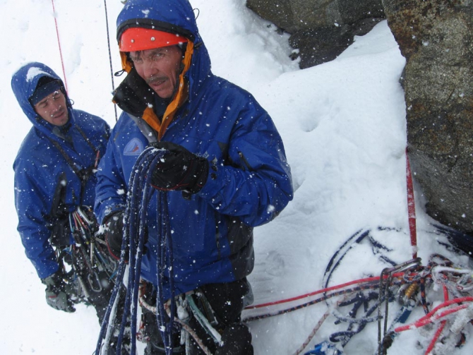 Номинанты «Хрустального пика-2009»: траверс Северного массива от Крумкола до пика Пушкина (Альпинизм, тихонов, риск.ру, саша абросимов, горы, северный массив, события, risk.ru, безенги, хрустальный пик)