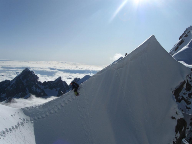 Номинанты «Хрустального пика-2009»: траверс Северного массива от Крумкола до пика Пушкина (Альпинизм, тихонов, риск.ру, саша абросимов, горы, северный массив, события, risk.ru, безенги, хрустальный пик)