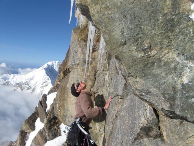 Номинанты «Хрустального пика-2009»: траверс Северного массива от Крумкола до пика Пушкина (Альпинизм, тихонов, риск.ру, саша абросимов, горы, северный массив, события, risk.ru, безенги, хрустальный пик)