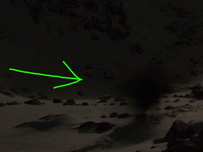 Уважаемые коллеги, что это может быть? (Альпинизм, хижина, горы, фото)