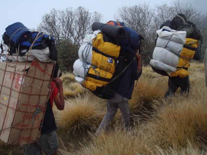 Когда своя ноша тянет, а чужая жить дает. С благодарностью к портерам. (Путешествия, непал, пакистан)