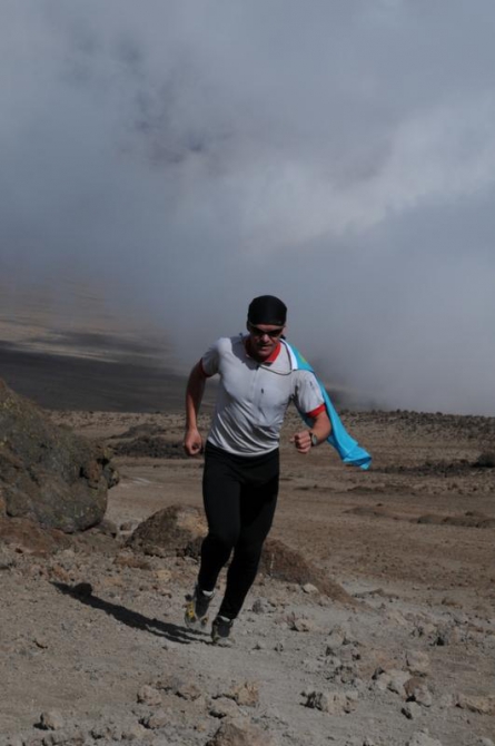 Скайраннер 4. Над чёрным континентом (Скайраннинг, red fox asia, андрей пучинин, скайраннинг)