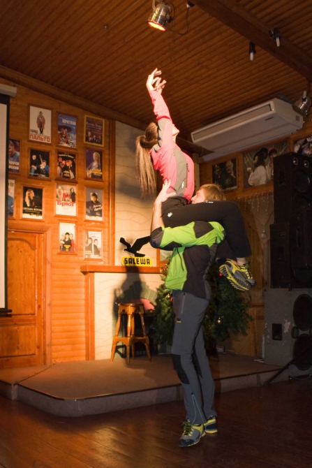 Alpindonna party. Фэйшен-шоу и женские каблуки (Альпинизм, лаваредо, вечеринка, шале кант)