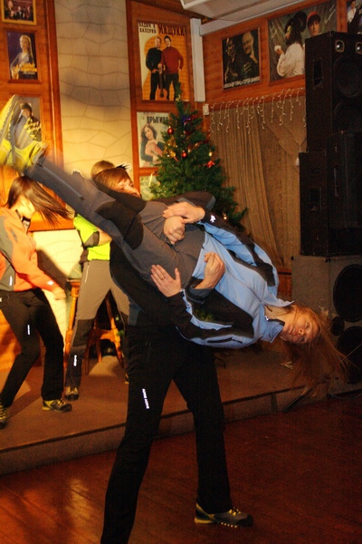 Alpindonna party. Фэйшен-шоу и женские каблуки (Альпинизм, лаваредо, вечеринка, шале кант)