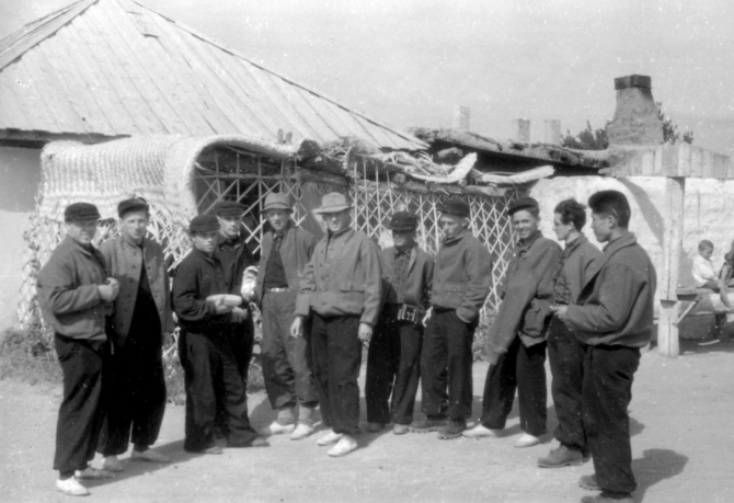 Пик Победа, 1949 (Альпинизм, инылчек, звездочка, колокольников)