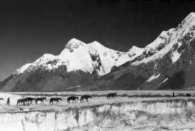 Пик Победа, 1949 (Альпинизм, инылчек, звездочка, колокольников)