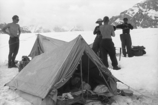 Пик Победа, 1949 (Альпинизм, инылчек, звездочка, колокольников)