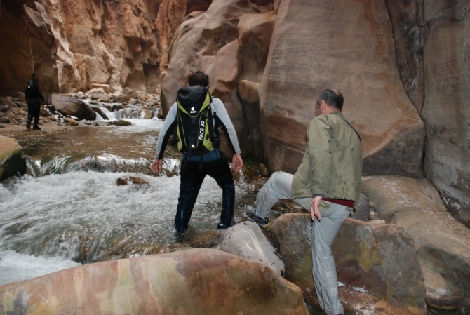 Они едут в Африку! Что в программе на сегодня? Иордания:)), Путешествия, way2africa, автопутешествие, андрей шпак, вадим шмайлов, африка, экспедиции)