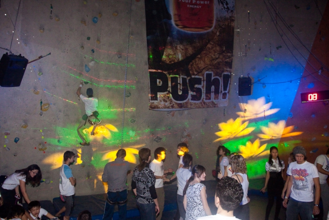 С ног на голову! (Скалолазание, manaraga-team, climbing fest, russia-kazakhstan, skala, klenov, rock for everybody, boulder party, almaty)