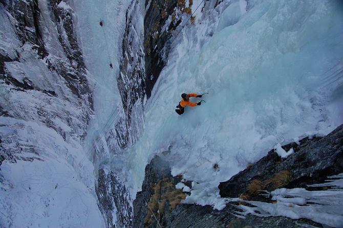 Один из самых жестких водопадов Австрии пройден Руди Хаузером соло! (Альпинизм)