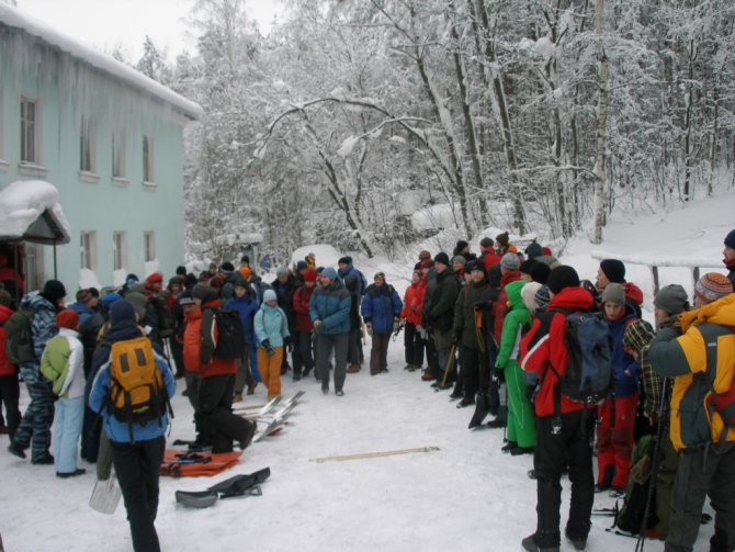 В Санкт-Петербурге прошли городские снежные занятия для альпинистов. (Альпинизм, лавинная подготовка, фасил спб, гидан)
