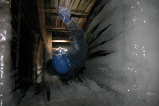 Ледолазание в шахте Северная (Ледолазание/drytoolling, дашкевич, екатеринбург)