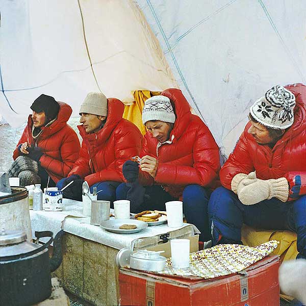 Вчера исполнилось 30 лет первому зимнему восхождению на Эверест (Альпинизм, польша, гималаи, велицки, зимний альпинизм)