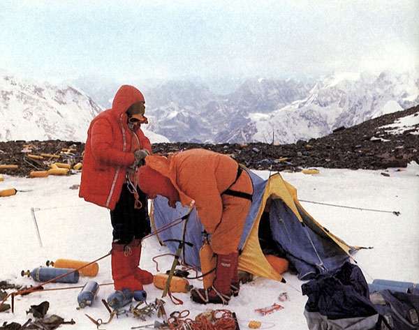 Вчера исполнилось 30 лет первому зимнему восхождению на Эверест (Альпинизм, польша, гималаи, велицки, зимний альпинизм)