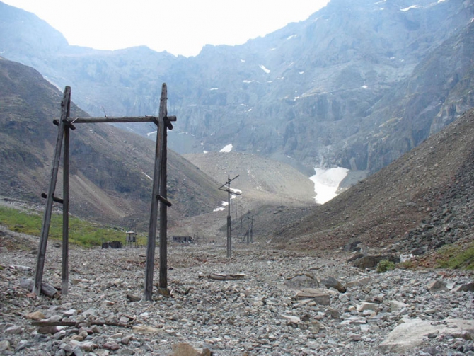 "НАПОМИНАНИЕ..." (Горный туризм, мраморное ущелье, пахарькова любовь яковлевна, азарова нина ивановна, шумбасов николай, средний сакукан, центральный кодар)