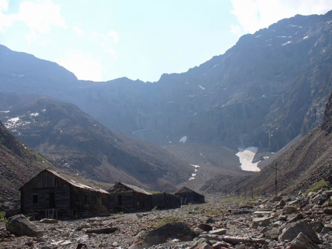 "НАПОМИНАНИЕ..." (Горный туризм, мраморное ущелье, пахарькова любовь яковлевна, азарова нина ивановна, шумбасов николай, средний сакукан, центральный кодар)