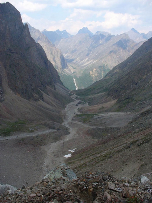 "НАПОМИНАНИЕ..." (Горный туризм, мраморное ущелье, пахарькова любовь яковлевна, азарова нина ивановна, шумбасов николай, средний сакукан, центральный кодар)