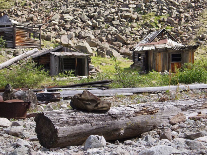 "НАПОМИНАНИЕ..." (Горный туризм, мраморное ущелье, пахарькова любовь яковлевна, азарова нина ивановна, шумбасов николай, средний сакукан, центральный кодар)