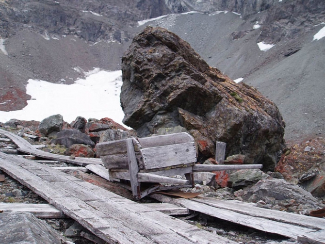 "НАПОМИНАНИЕ..." (Горный туризм, мраморное ущелье, пахарькова любовь яковлевна, азарова нина ивановна, шумбасов николай, средний сакукан, центральный кодар)