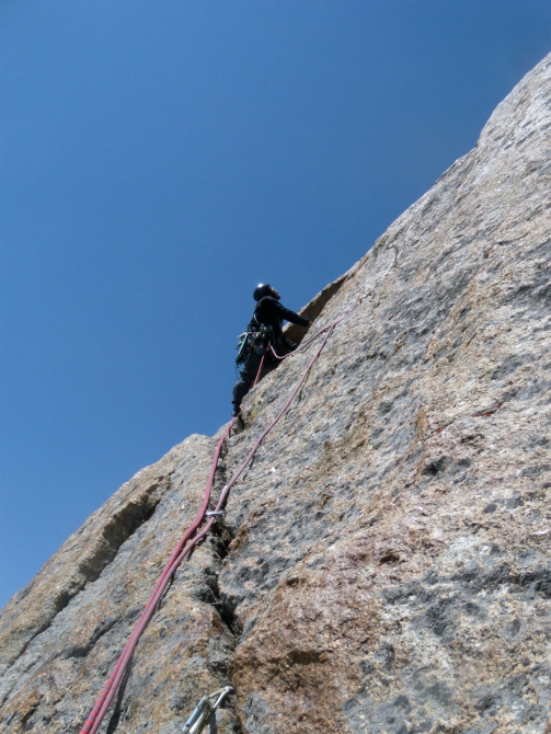 МГУ В Каравшине. Часть вторая. 4810 – по-быстрому и налегке. (Альпинизм, пик одессы)