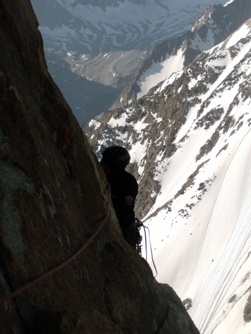 МГУ В Каравшине. Часть вторая. 4810 – по-быстрому и налегке. (Альпинизм, пик одессы)