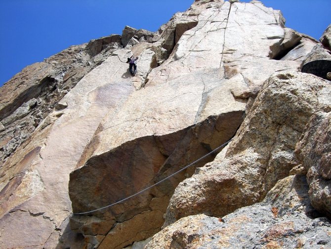 МГУ В Каравшине. Часть вторая. 4810 – по-быстрому и налегке. (Альпинизм, пик одессы)