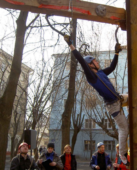 "Весенние ласточки 2010". (Альпинизм, соревнования весенние ласточки 2010, фаис москвы, баурок, венто, альпиндустрия, москва, драйтулинг, black diamond, ледолазание, альпинизм)
