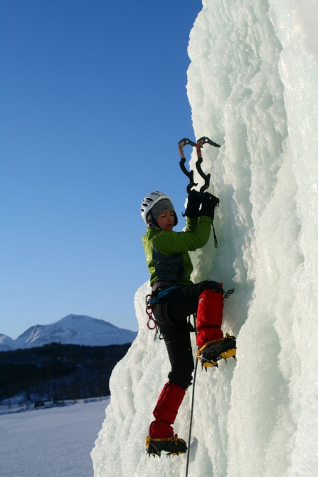 Lofoten WoMen. Cага о девушках, юбках и девайсах (Альпинизм, норвегия, ред фокс, red fox, grivel, лофотенские острова, альпекс, женский фестиваль)