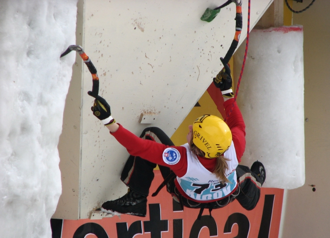Moscow Ice Climb. Сезон 2009-2010. (Альпинизм, слоны, сосулька маи, бадалян, венто, люлюкин, драйтулинг, black diamond, фаис москвы, новости, москва, альпиндустрия, деньгин, ледолазание, соревнования, джедай добринский)