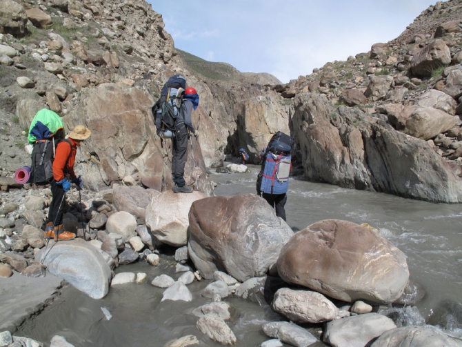 Фотогалерея или репортаж. Памирский марафон 2009. Часть 1. Разминка. (Альпинизм, пик революции, пик коммунизма, пик ленина, маи)
