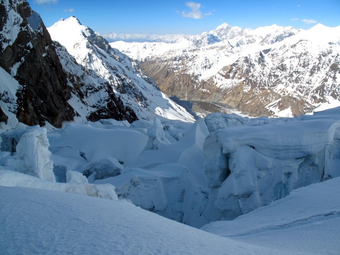 Фотогалерея или репортаж. Памирский марафон 2009. Часть 1. Разминка. (Альпинизм, пик революции, пик коммунизма, пик ленина, маи)